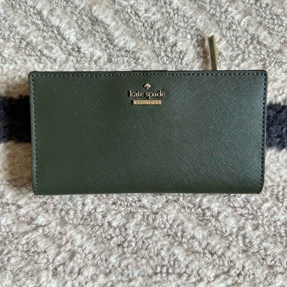 Kate Spade Large Slim Bifold Wallet Green-NWOT